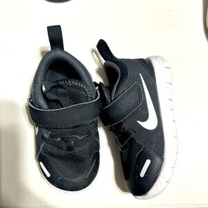 Nike FlexContact 4 Boys Toddler Size 6C